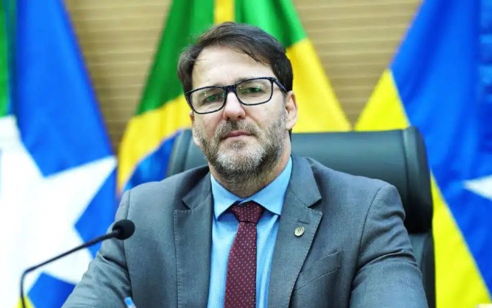 Saúde de Ariquemes recebe reforço de R$ 2,6 milhões para compra de ônibus semileito